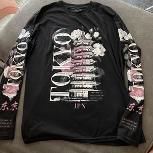 Mens long sleeve tee